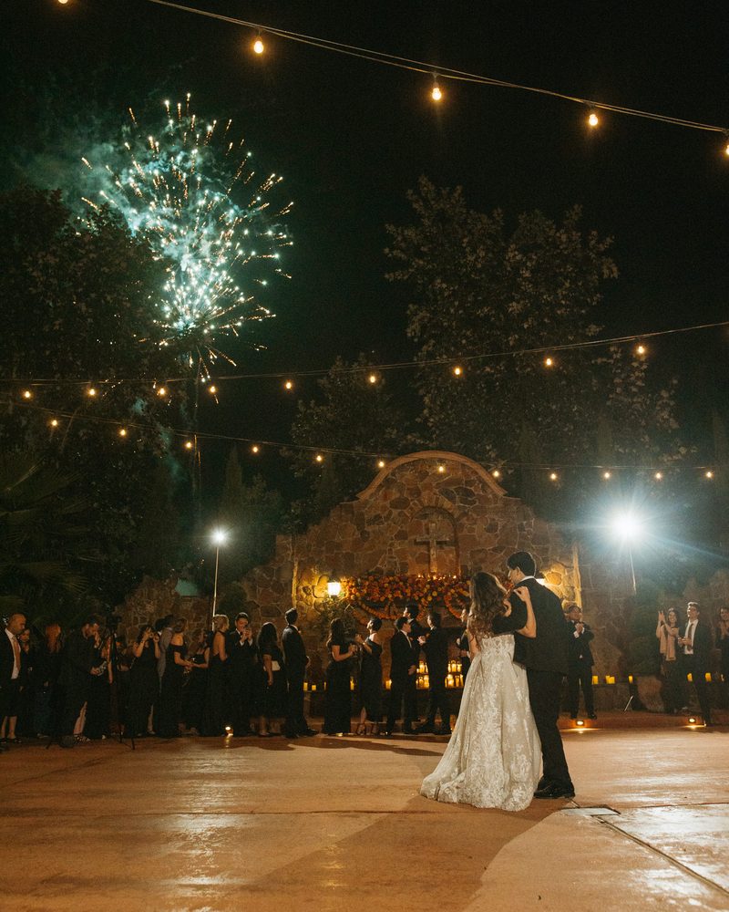 Naszrin and Jaime first dance under the lights